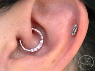 Blaze seam ring with 5-1.5mm genuine diamonds in yellow gold, 16g 3/8"