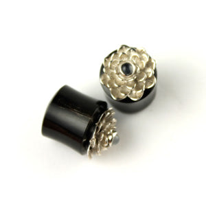 Horn plugs with silver flower inlay, 1/2" (12.5mm)