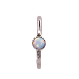 Fixed gem ring in white gold with outward facing opal, 16g