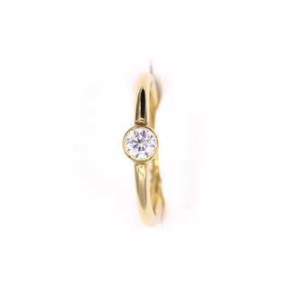 Fixed gem ring with 2mm gem in yellow gold, 18g 5/16", vertical