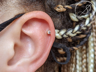 Helix piercing with 2.5mm bezel gem