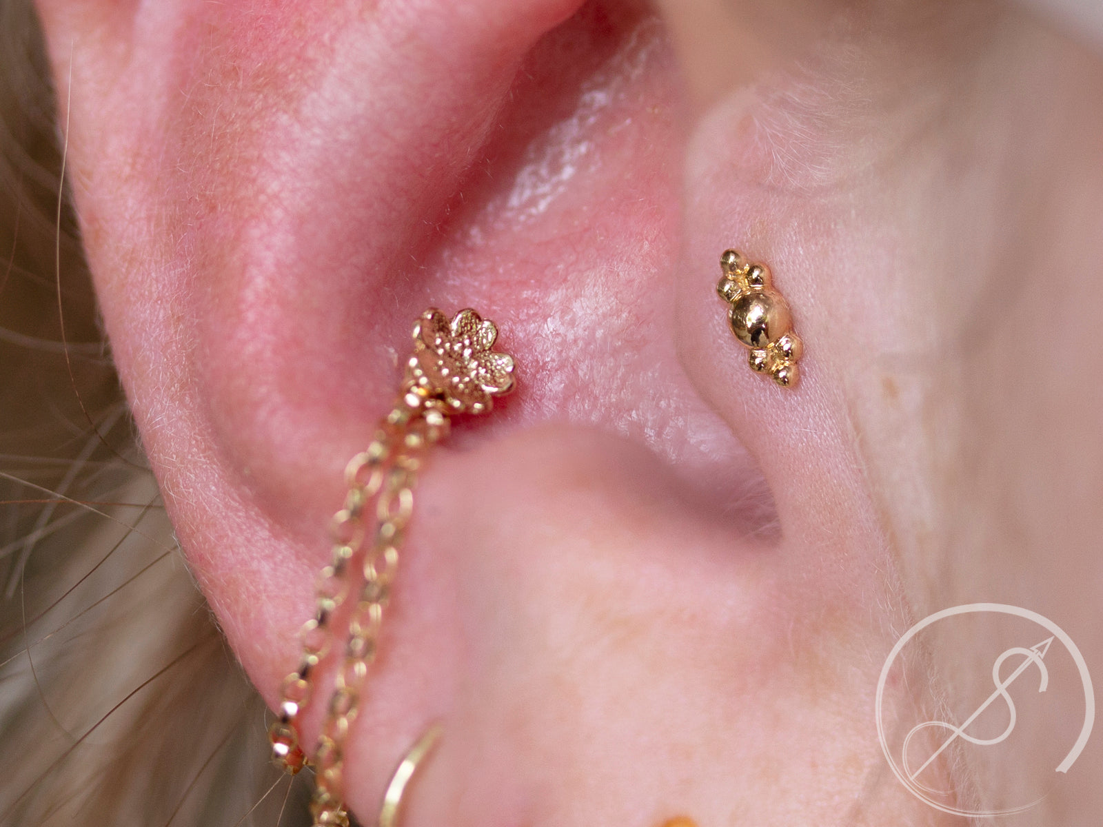Threadless Piercing End Simple daisy threadless end in white gold – Piercing Experience