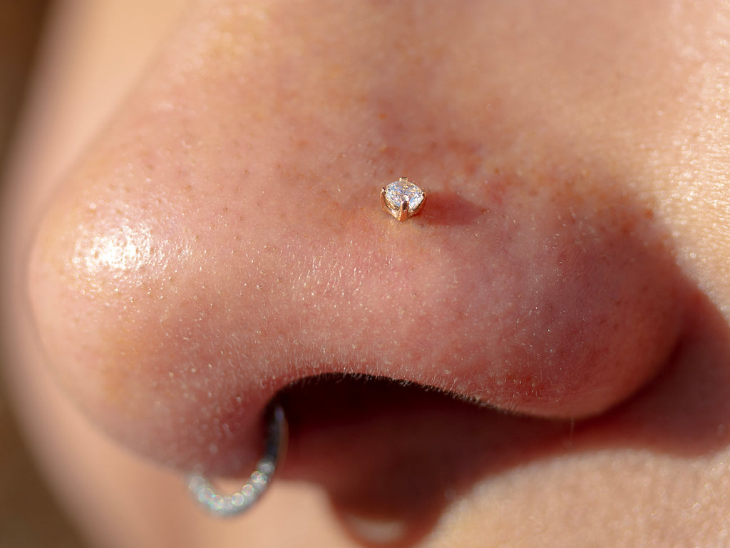 Nostril with 2mm CZ tiffany