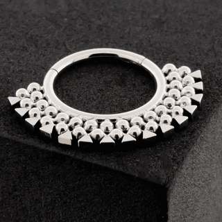 Kattri filagree hinged ring in titanium, 16g