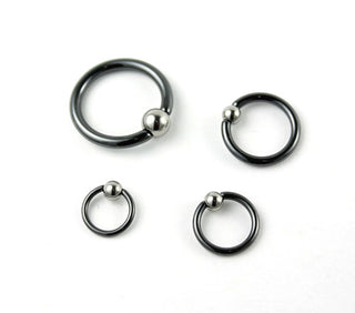 Captive bead ring in black niobium with ti bead, 12g